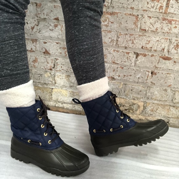 NIB Women’s Sperry Gosling Duck Boot Navy - Picture 6 of 8